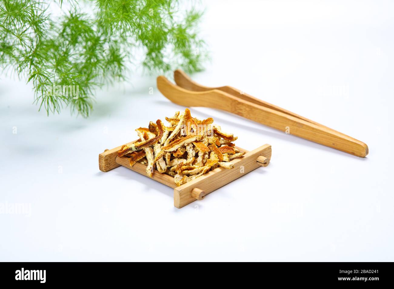 Chinese herbal medicine dried tangerine or orange peel Stock Photo Alamy