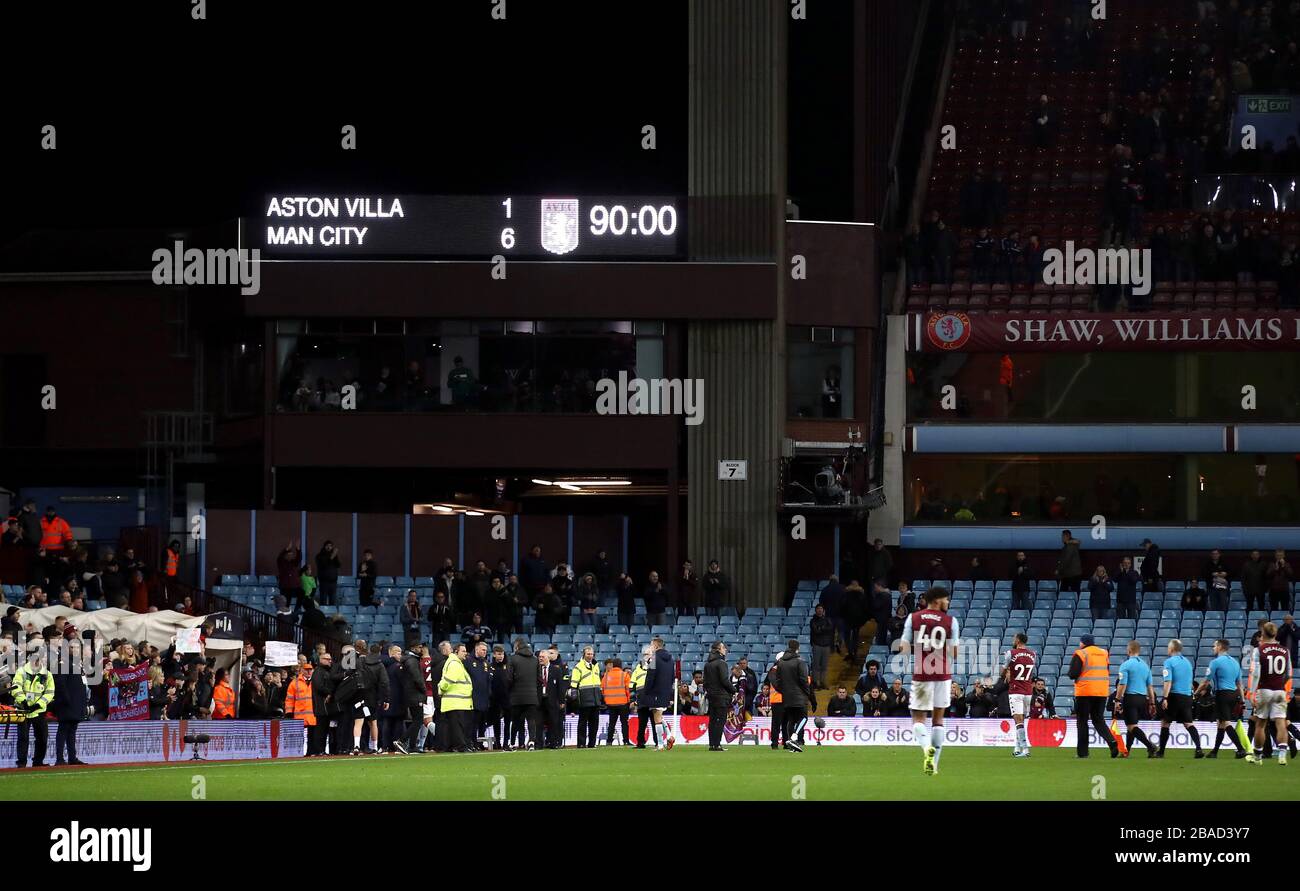 The scoreboard displays the 6-1 final score to Manchester City over Aston Villa Stock Photo