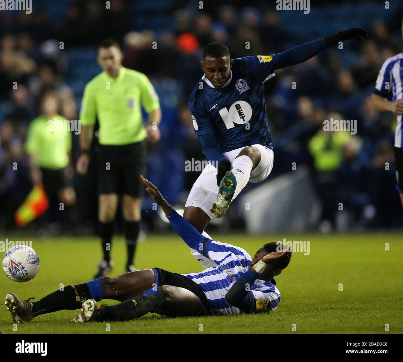 Sheffield Wednesday's Dominic Iorfa and Blackburn Rovers' Amari'i Bell battle for the ball during the Sky Bet Championship match at Hillsborough Stock Photo