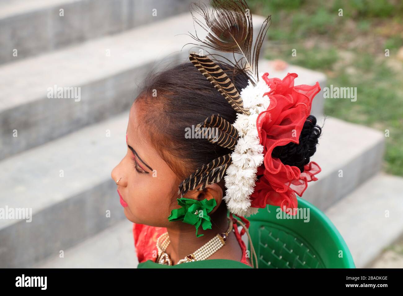 India dancer girl hi-res stock photography and images - Alamy