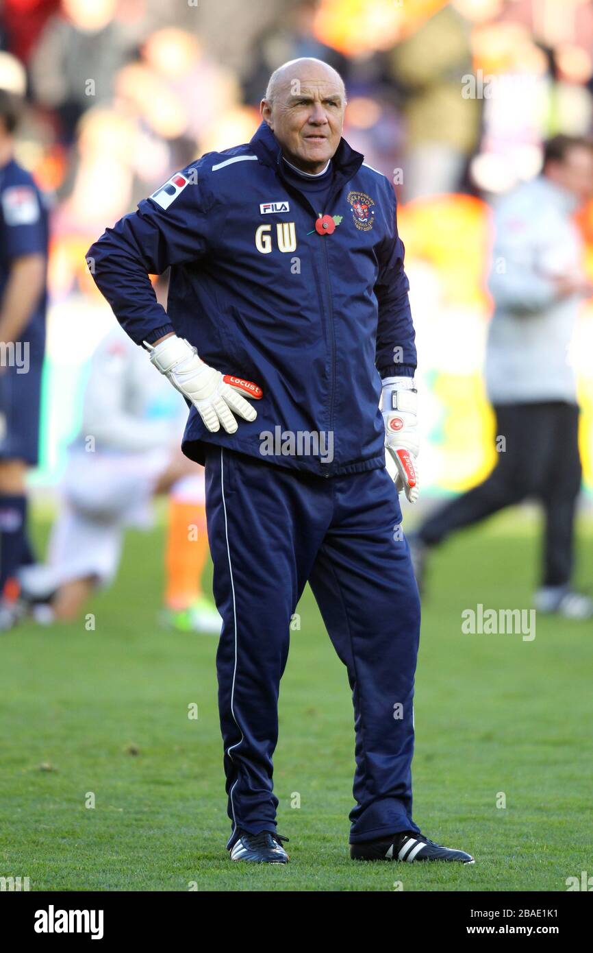 Wood, Blackpool goalkeeper coach Stock Photo Alamy
