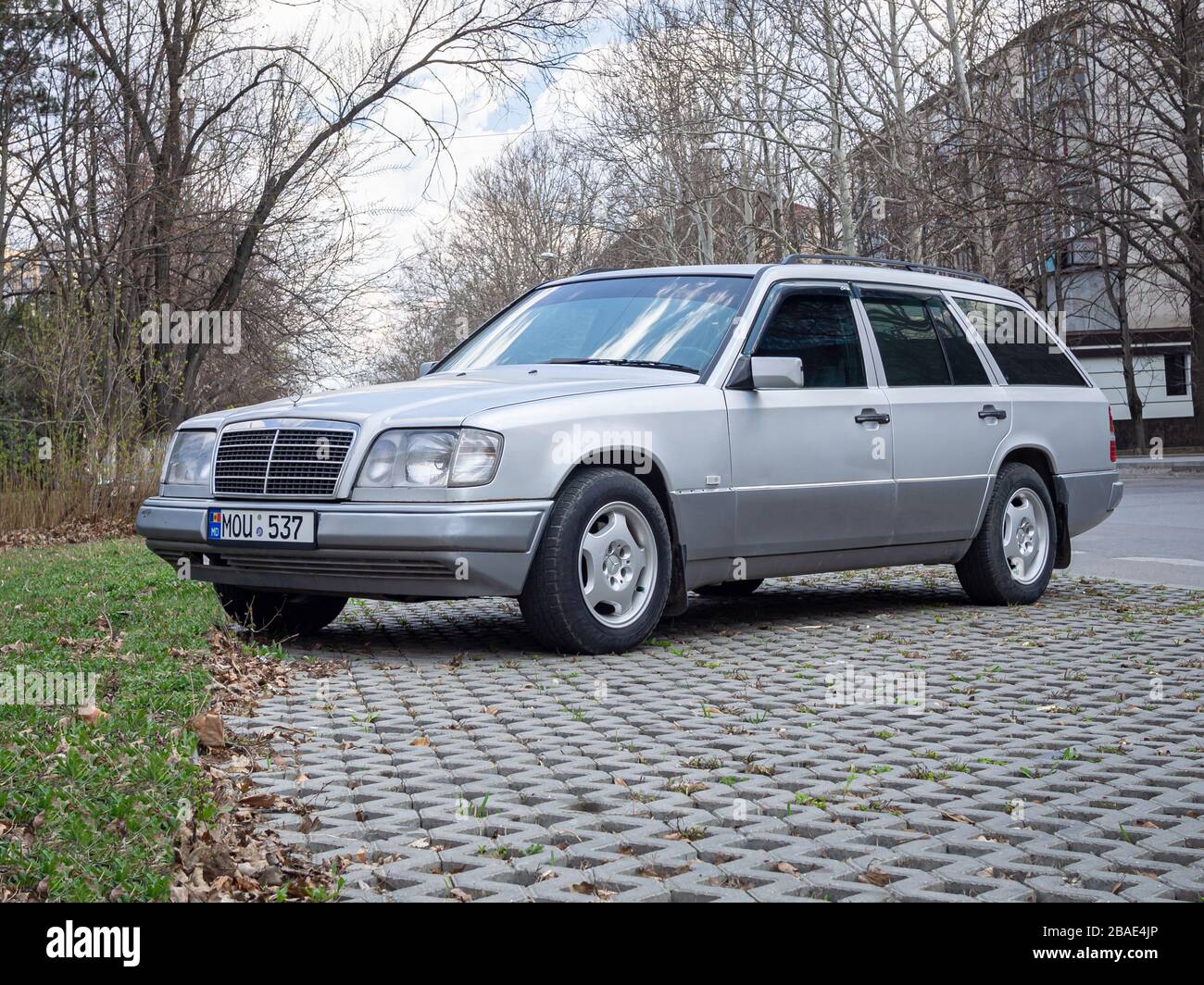 CHISINAU, MOLDOVA-MARСH 19, 2020: 1994 Mercedes-Benz E-Class, S124 estate (W124 Post-facelift) Stock Photo