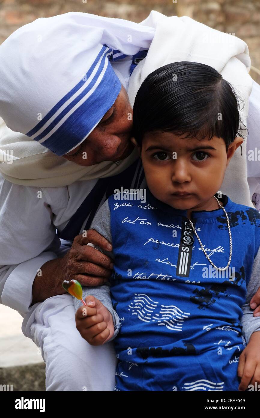 Catholic nun child hi-res stock photography and images - Alamy