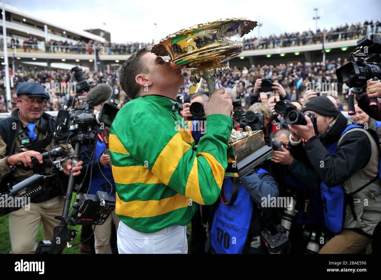 Crowds gather at Cheltenham Racecourse for the 2020 Festival of racing, one of the last big public gatherings under the cloud of coronavirus covid-19 Stock Photo