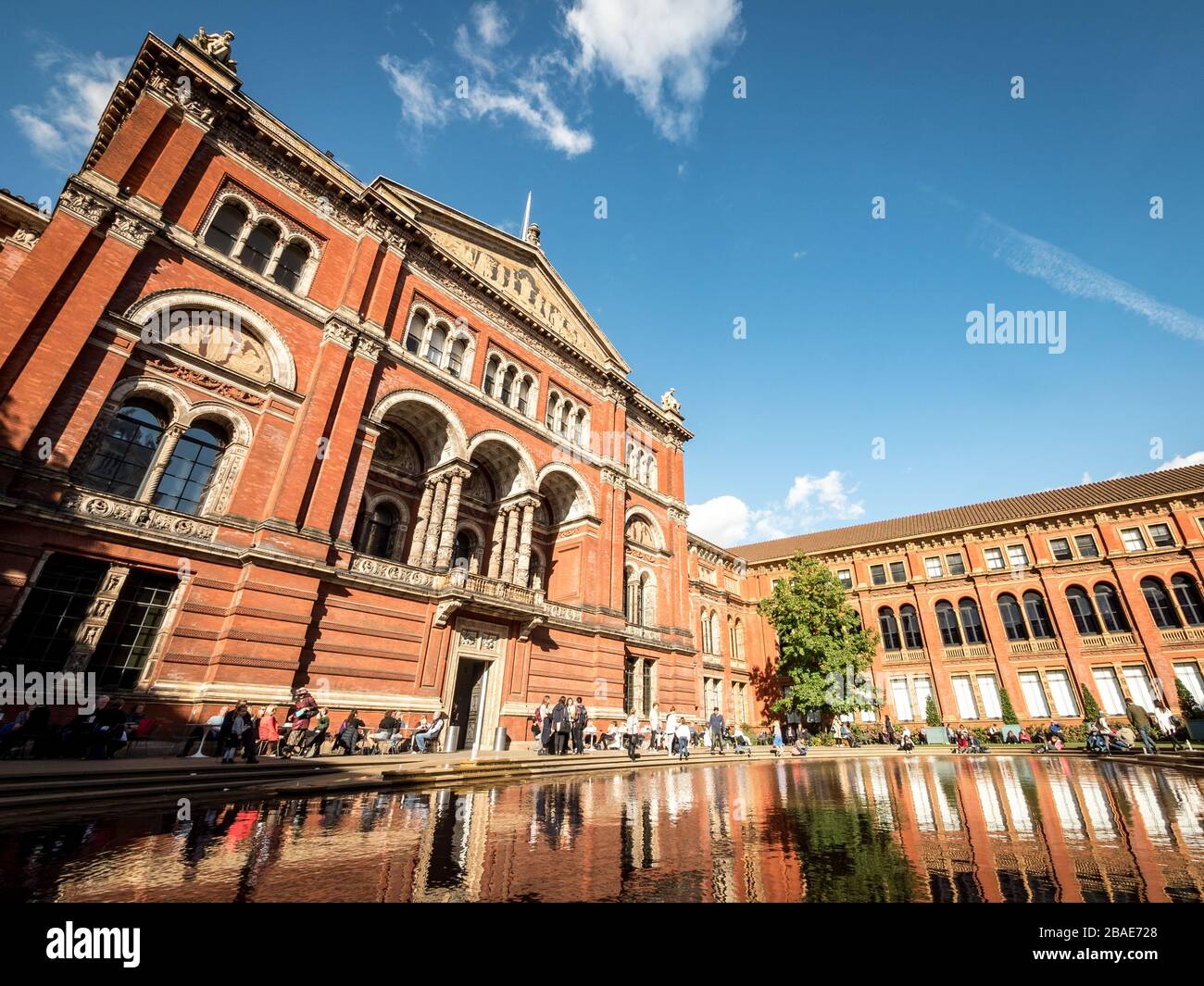 The John Madejski Garden, Victoria and Albert Museum, London, UK. The architecture and central courtyardof the V&A museum. Stock Photo