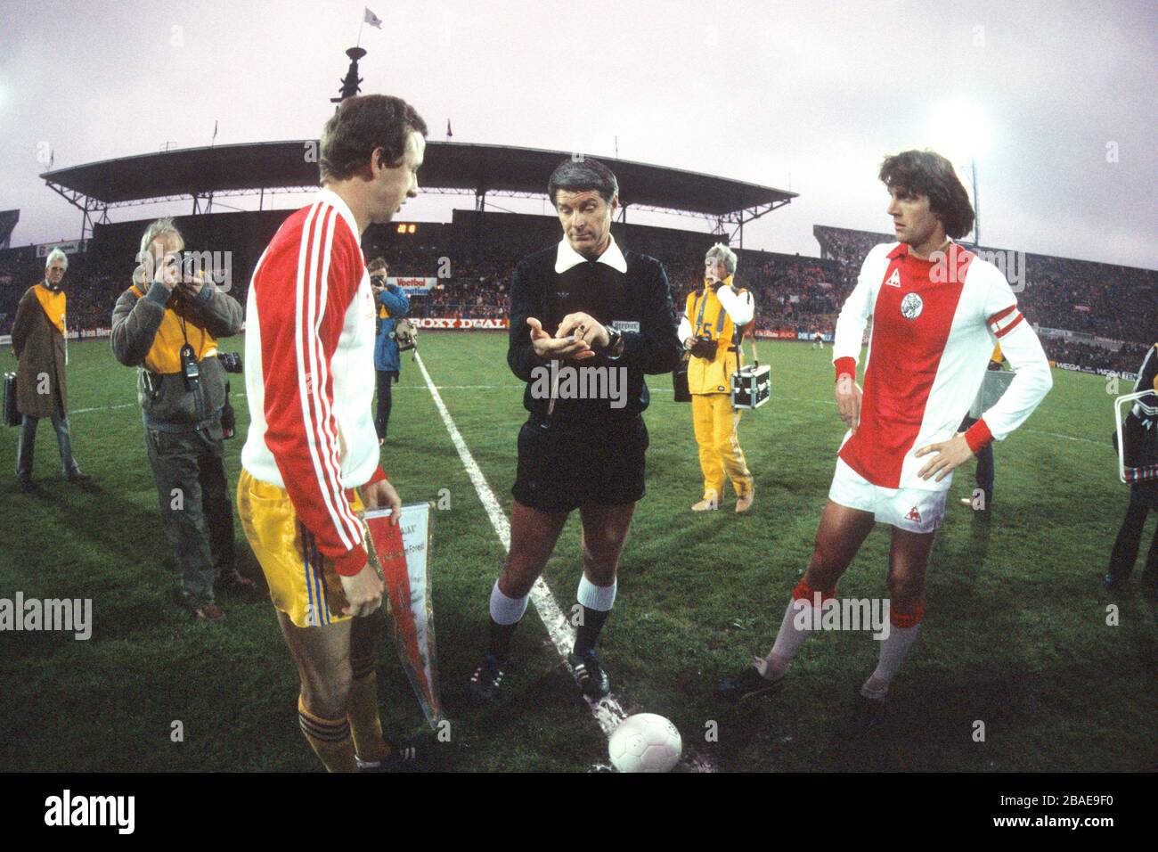 Final KNVB cup Ajax against NAC. Captain Henk Groot and the KNVB Cup Date:  June 14, 1961 Keywords: sport, football Institution name: AJAX, NAC Stock  Photo - Alamy