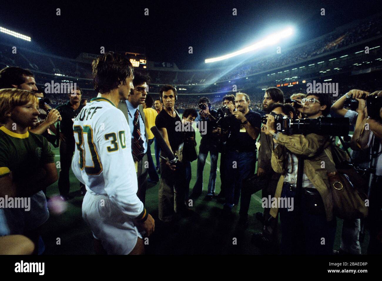 Johan Cruyff, New York Cosmos, is surrounded by media attention Stock Photo Alamy Johan Cruyff, New York Cosmos, is surrounded by media attention Stock Photo Alamy
