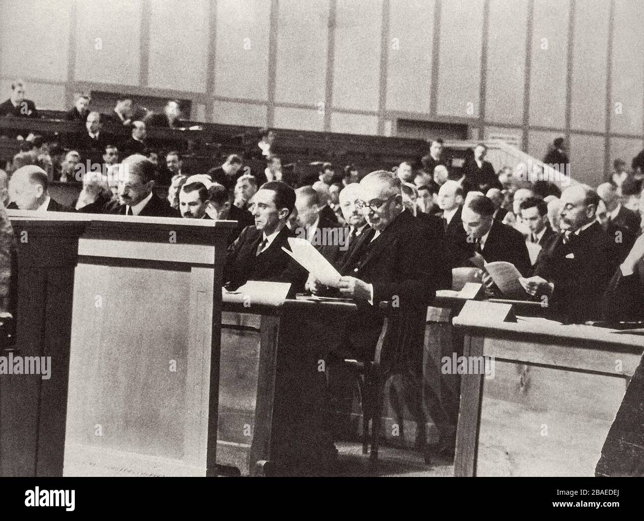 German delegation to 15th League of Nations Assembly, Geneva, Switzerland. September 1933. From left: Friedrich Gaus, August von Keller, Minister of P Stock Photo