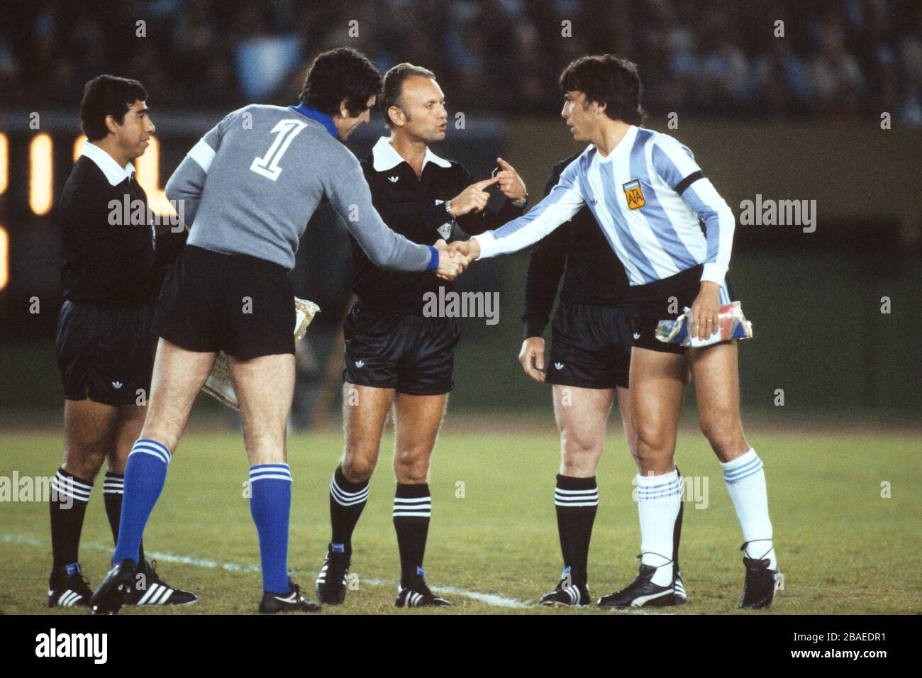 Italy Captain Dino Zoff L Shakes Hands With Argentina Captain Daniel Passarella R In Front