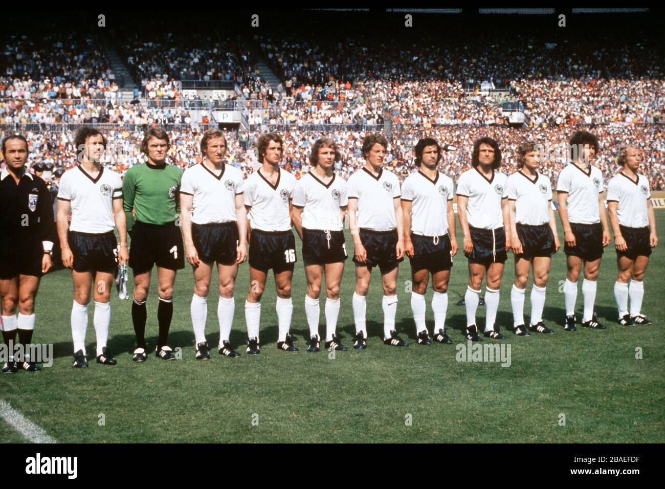 West Germany team group. l-r  Franz Beckenbauer, Sepp Maier,Rainer Bonhof, Bernd Holzenbein, Herbert Wimmer, Gerd Muller, Wolfgang Overath, Dieter Herzog, Paul Breitner, Berti Vogts Stock Photo