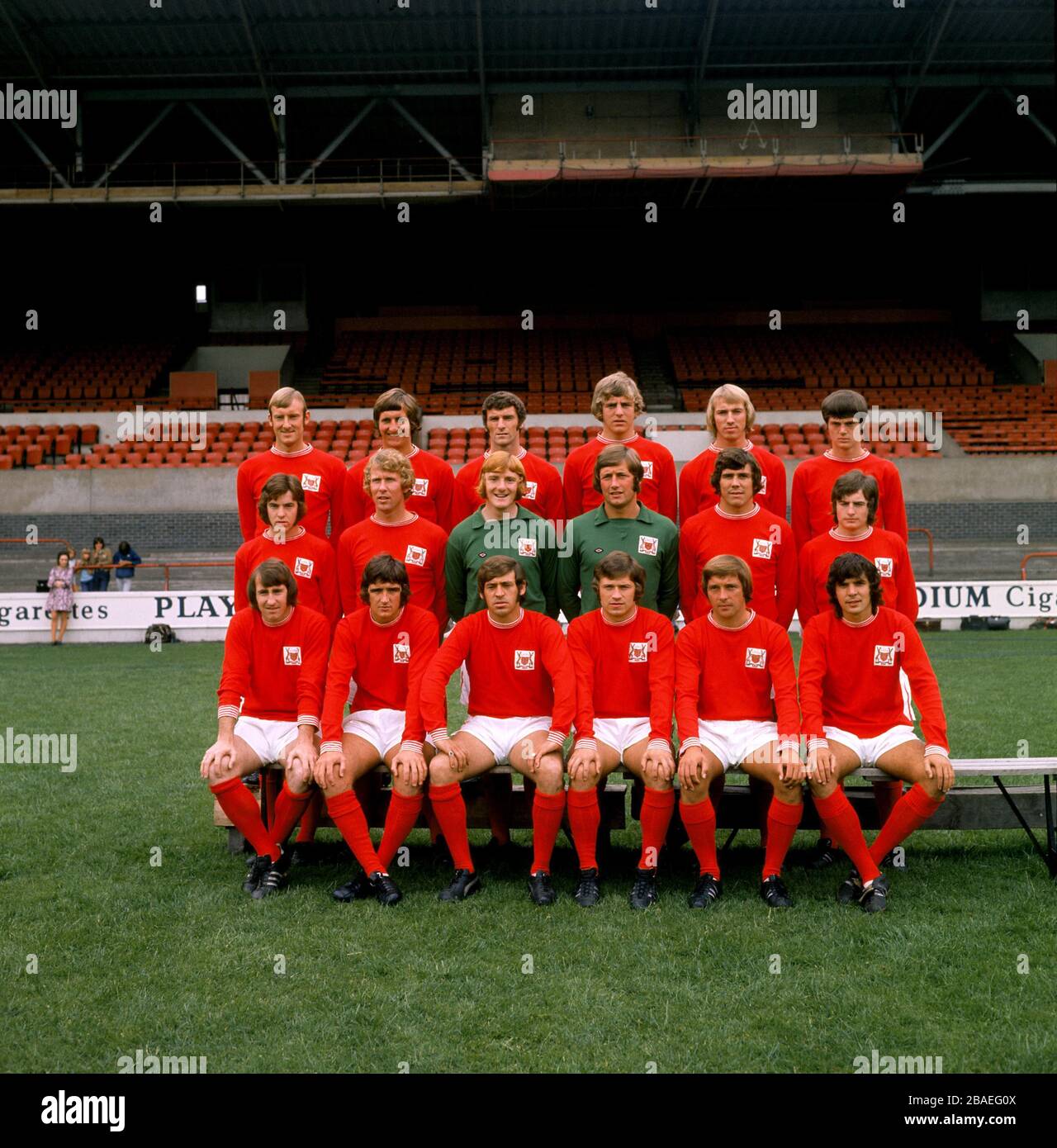 Nottingham Forest team group: (back row, l-r) John Winfield, Paul Richardson, Neil Martin, John Cottam, Liam O'Kane, Duncan McKenzie  (middle row, l-r) John Robertson, Sammy Chapman, Eric Hulme, Jim Barron, Peter Hindley, Jim McIntosh  (front row, l-r) Ronnie Rees, Ian Storey-Moore, Doug Fraser, Tommy Jackson, Barry Lyons, Peter Cormack Stock Photo