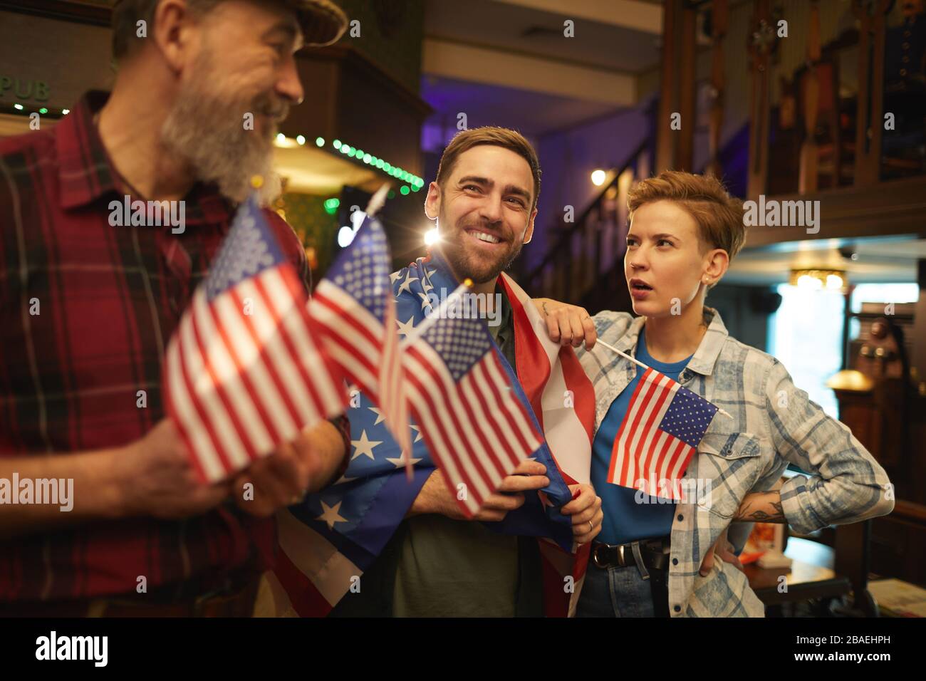 Group people standing at bar hi-res stock photography and images - Alamy
