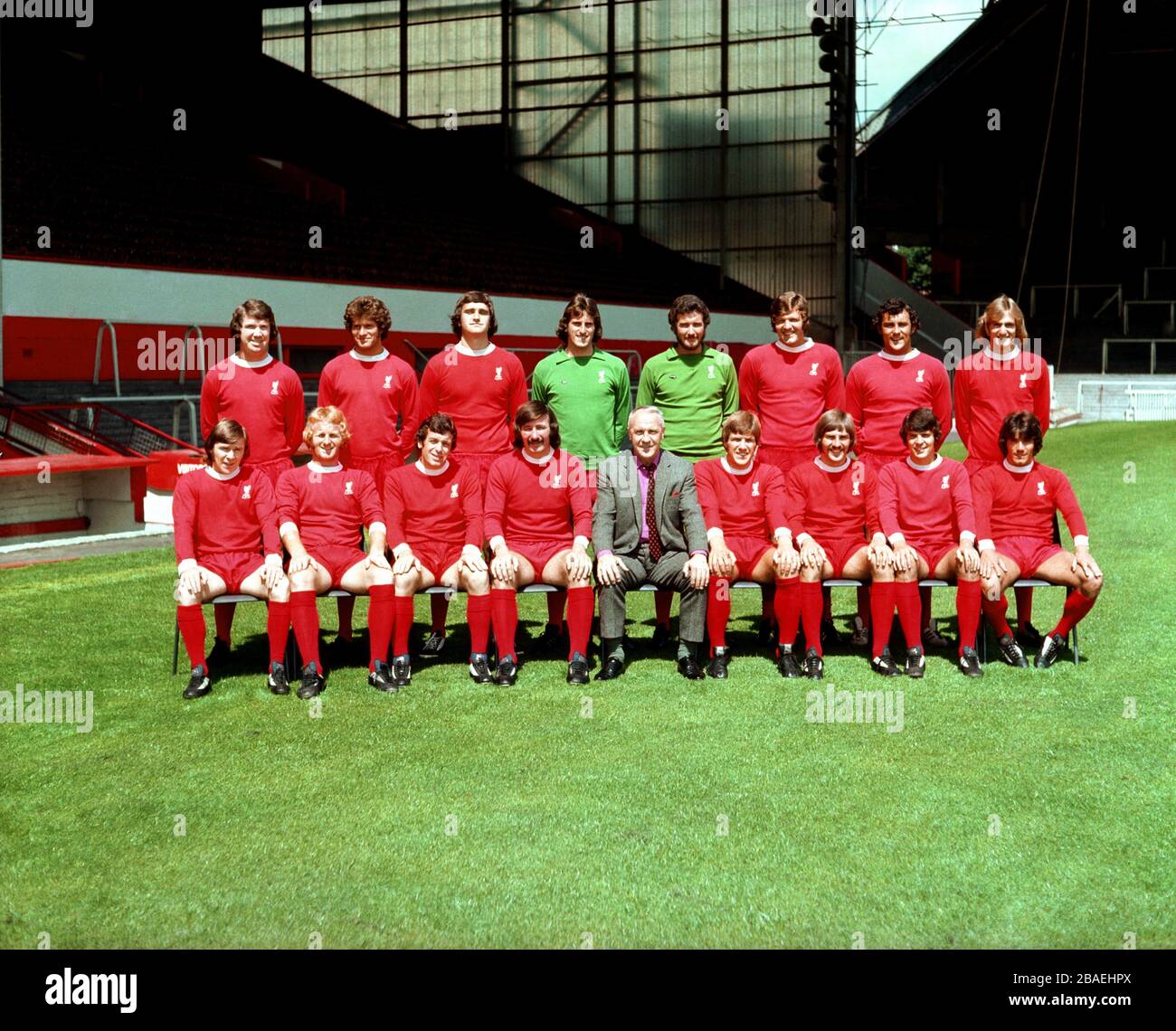 Liverpool first team squad: (back row, l-r) Chris Lawler, Phil Boersma, Larry Lloyd, Ray Clemence, Frank Lane, John Toshack, Ray Kennedy, Phil Thompson; (front row, l-r) Brian Hall, Alec Lindsay, Ian Callaghan, Tommy Smith, manager Bill Shankly, Emlyn Hughes, Steve Heighway, Peter Cormack, Kevin Keegan Stock Photo
