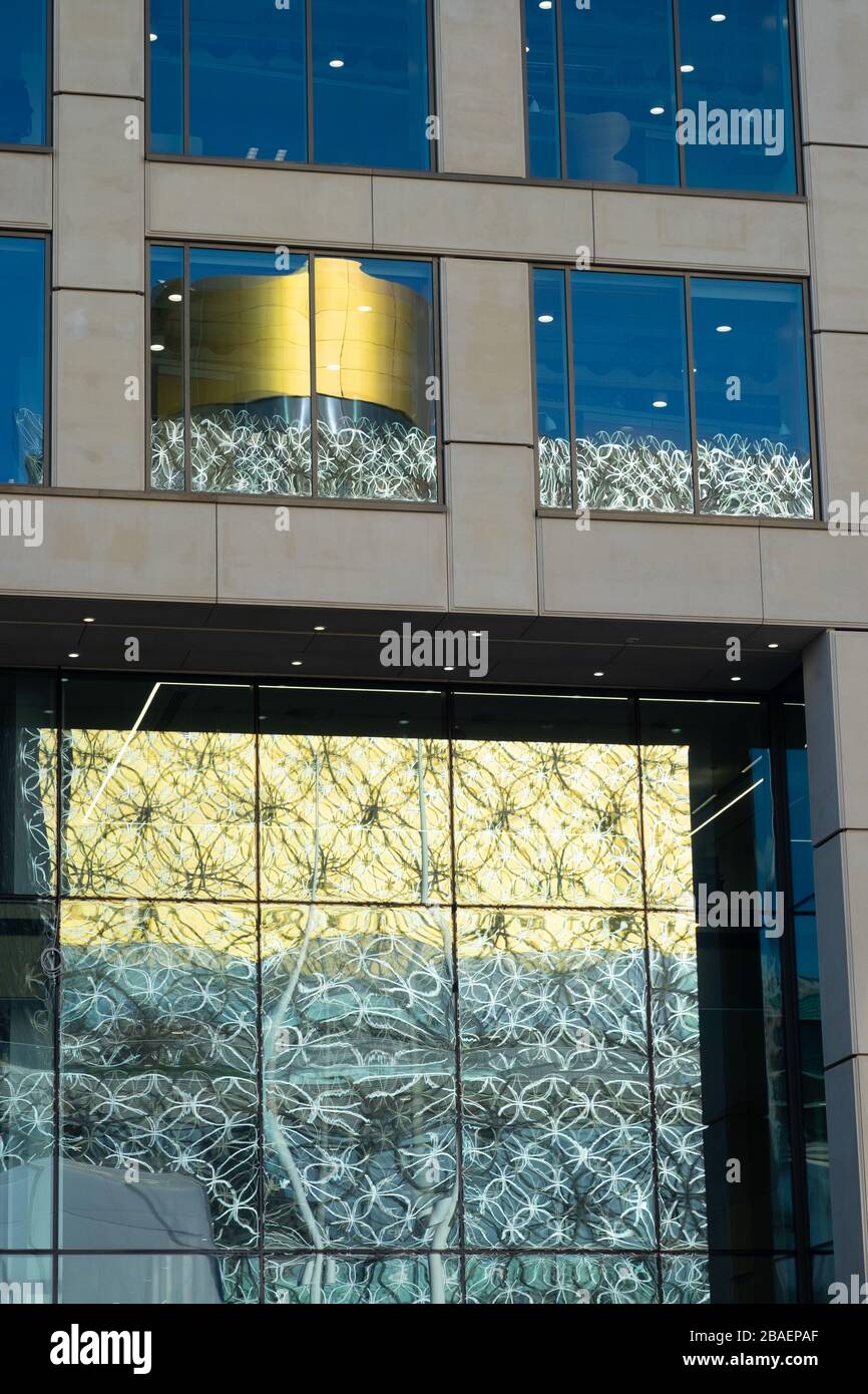 Birmingham library cladding hi-res stock photography and images - Alamy