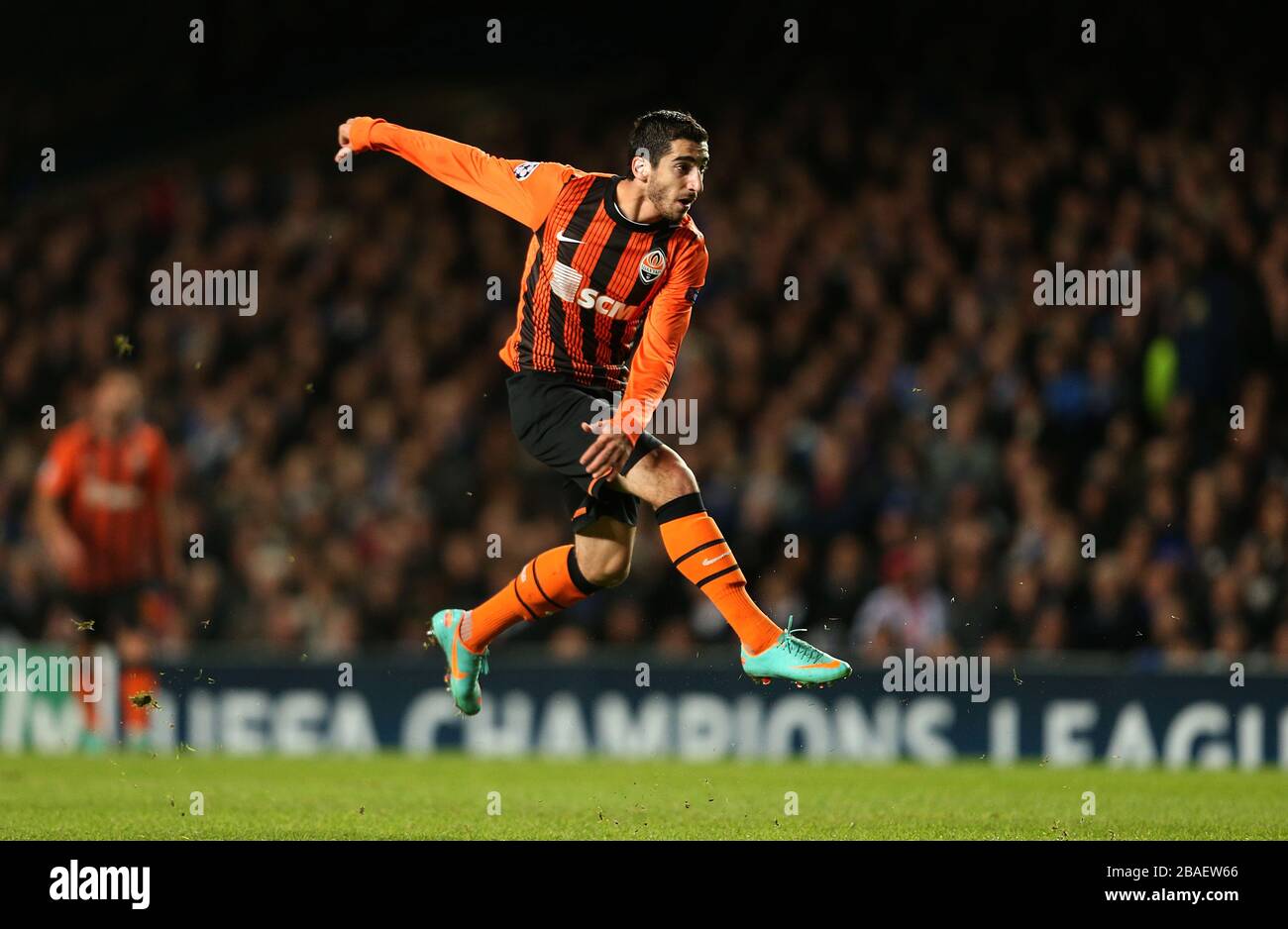 Soccer - UEFA Champions League - Quarter Final - First Leg - Barcelona v  Shakhtar Donestk - Nou Camp. Henrik Mkhitaryan, Shakhtar Donetsk Stock  Photo - Alamy