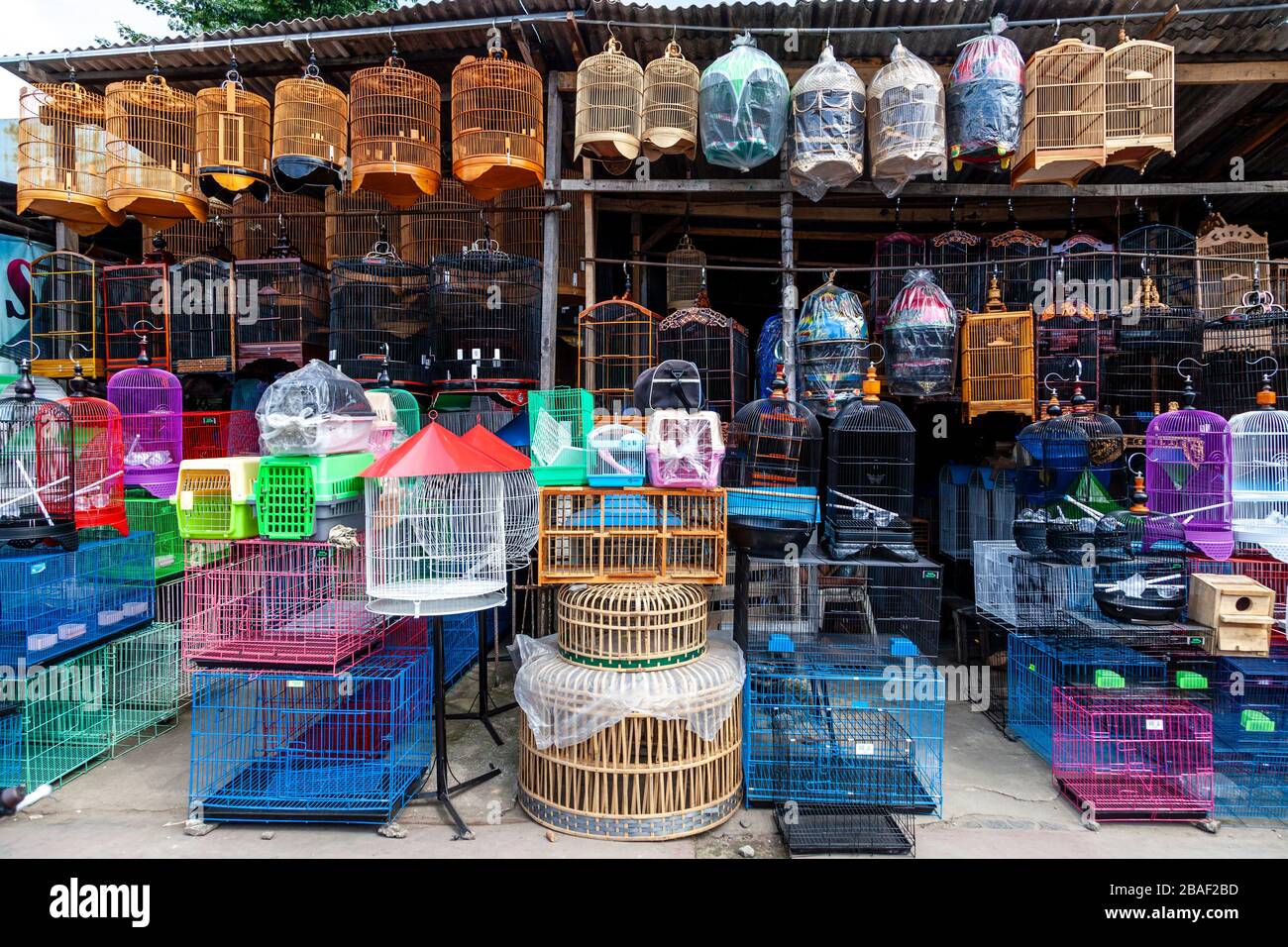 Pramuka bird market jakarta hires stock photography and images Alamy