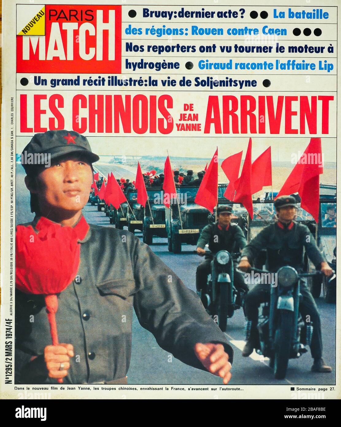 Frontpage of French news and people magazine Paris-Match, n° 1295, Jean Yanne movie 'Chinese in Paris', 1974, France Stock Photo