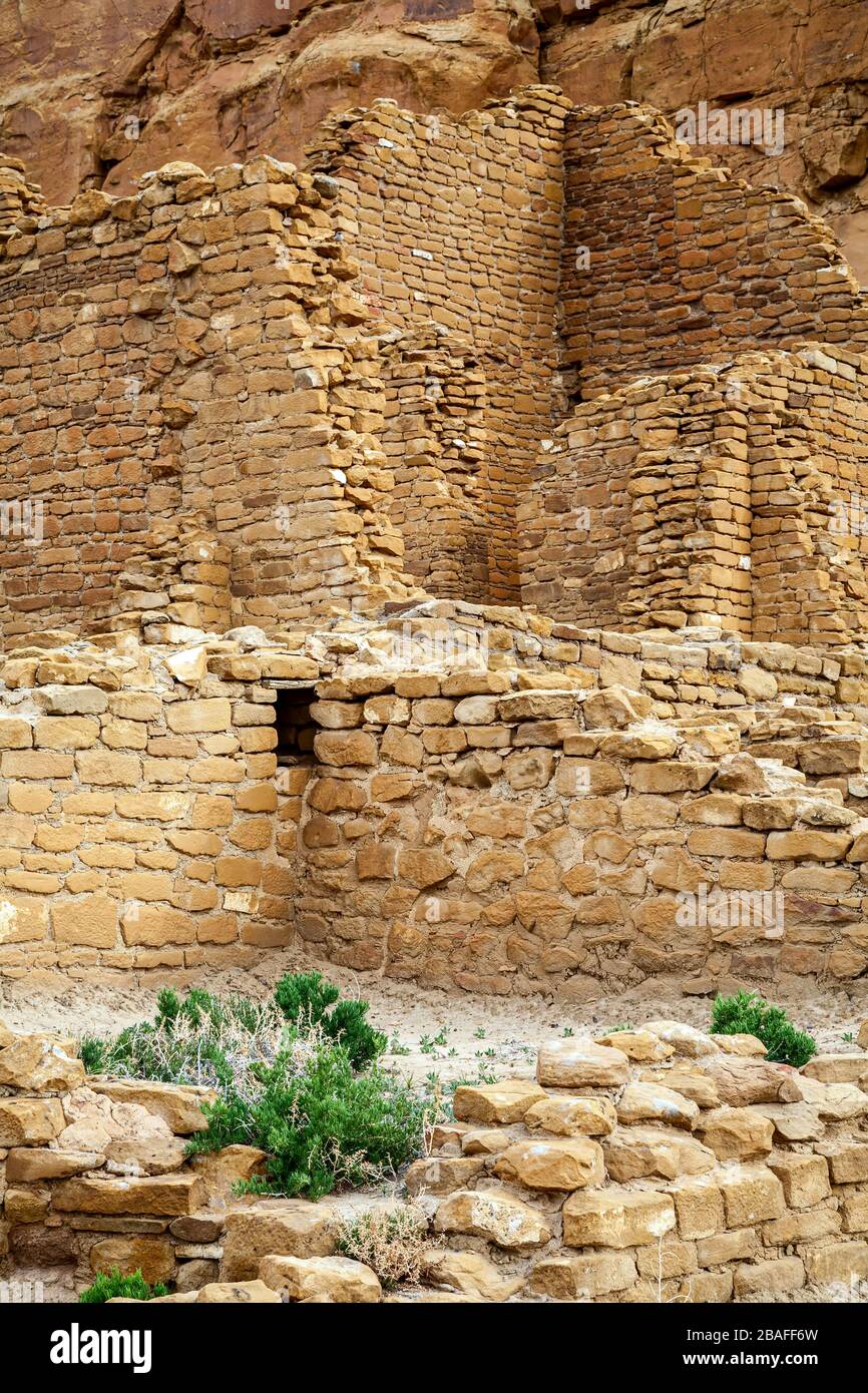 Kin Kletso ruins, Chaco Culture National Historical Park, New Mexico ...