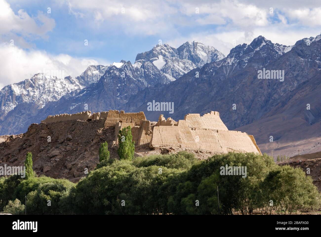 Ruin Of Stone City Tashkurgan Near Kashgar China Stock Photo Alamy ruin-of-stone-city-tashkurgan-near-kashgar-china-stock-photo-alamy
