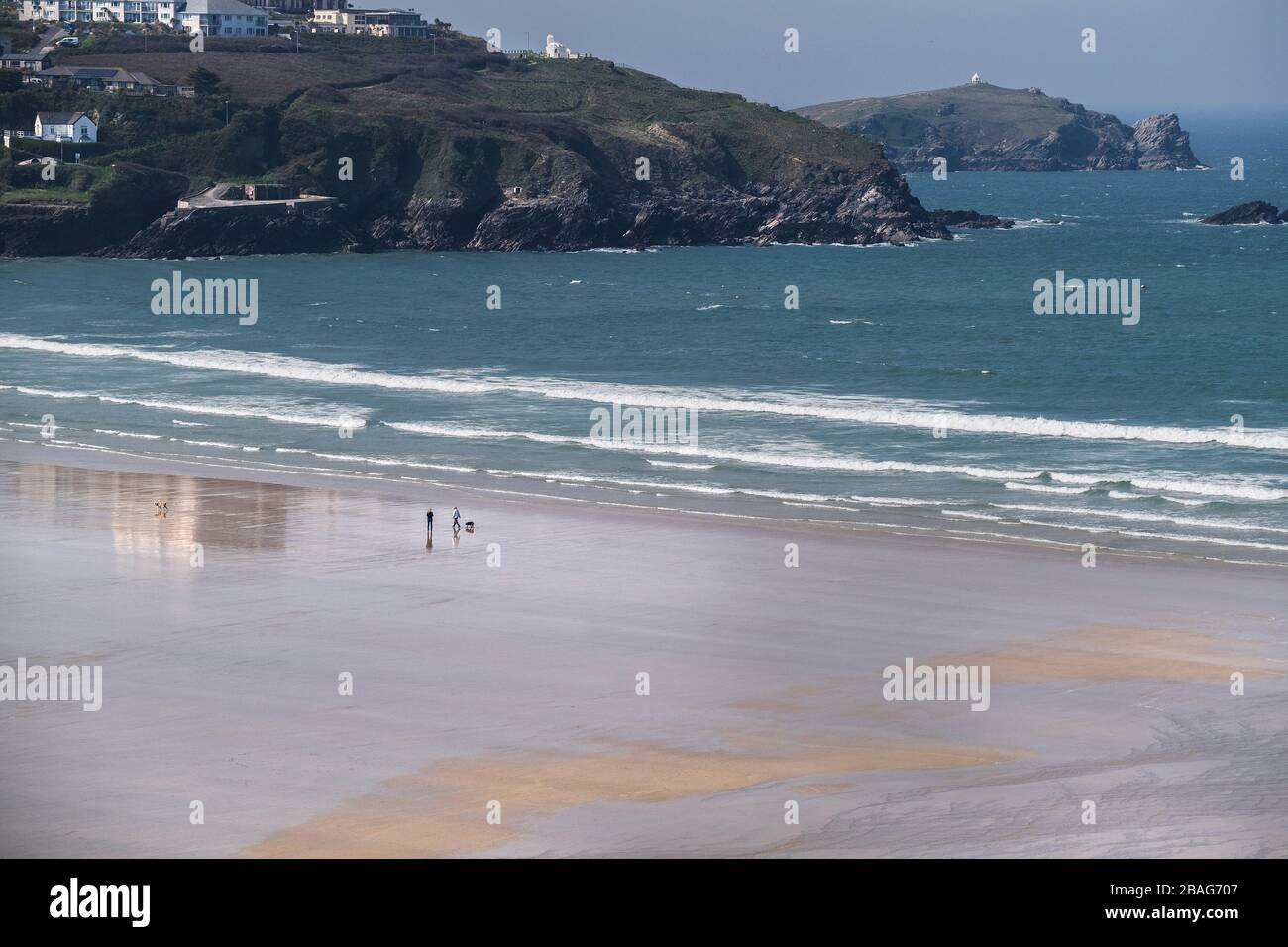 Newquay, Cornwall, UK. 27 March, 2020.  The normally crowded beaches in Newquay are practically deserted due to everyone staying in their homes due to the Covid-19 restrictions.  The economy of the normally busy resort is suffering but everyone is doing their best to adhere to the government’s strict instructions.   Gordon Scammell/Alamy Live News. Stock Photo
