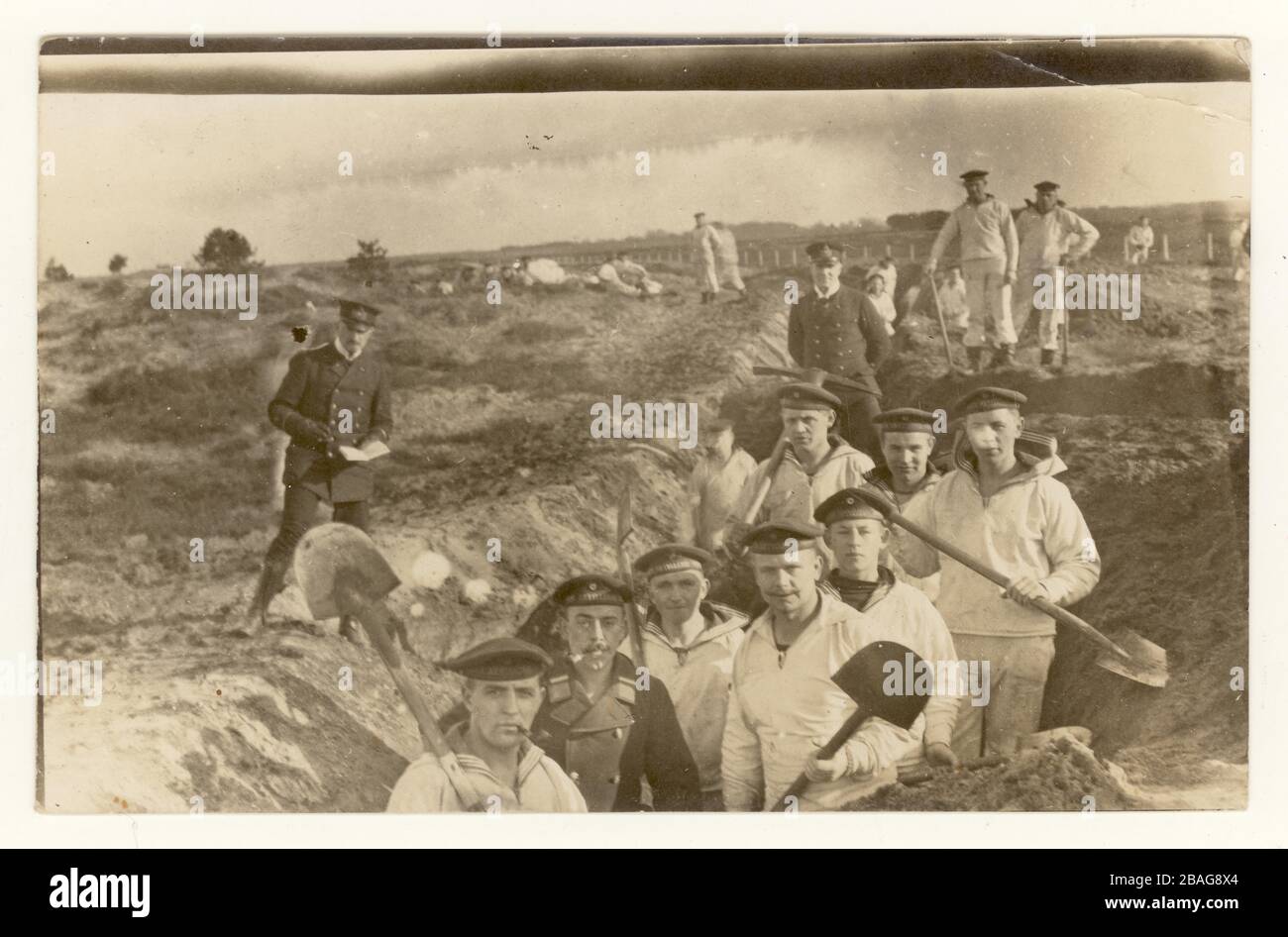 German WW1 era postcard of Prussian marines with spades digging trenches, 31st March 1915 sent to a family in Kasten, Bavaria, Germany. Stock Photo