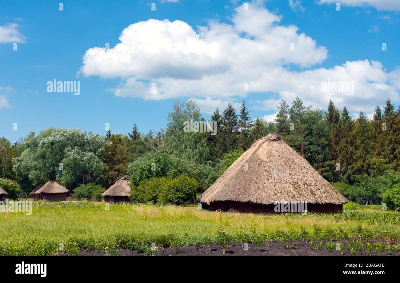 Ancient traditional ukrainian rural houses with a straw roof Stock ...
