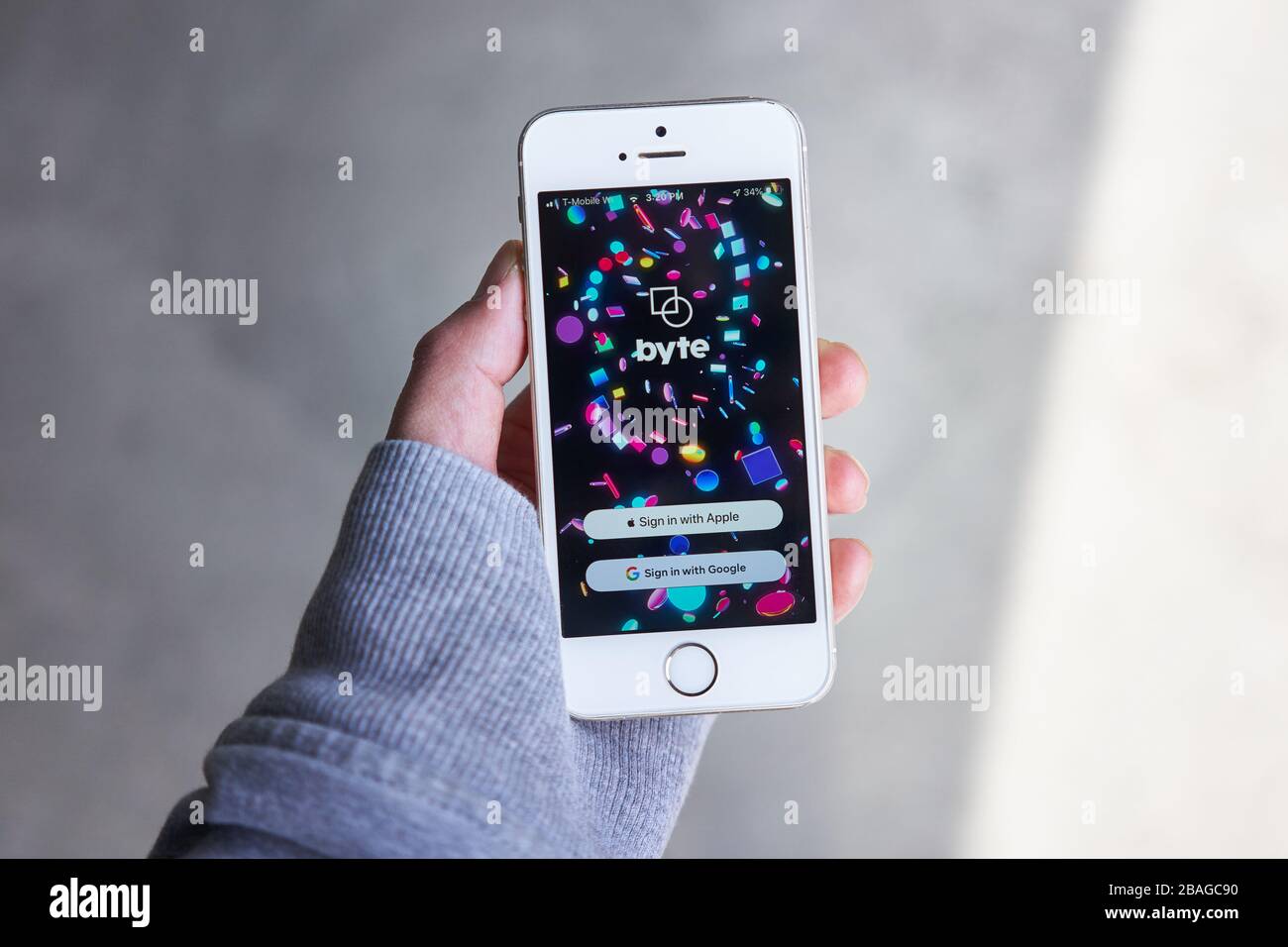 Vine successor Byte's mobile app sign in screen is seen on a smartphone. The app lets users shoot and upload six-second looping videos. Stock Photo