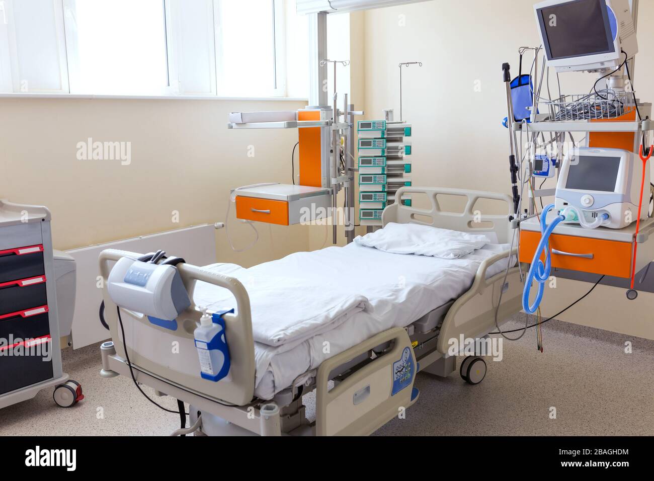 Empty hospital room hi-res stock photography and images - Alamy