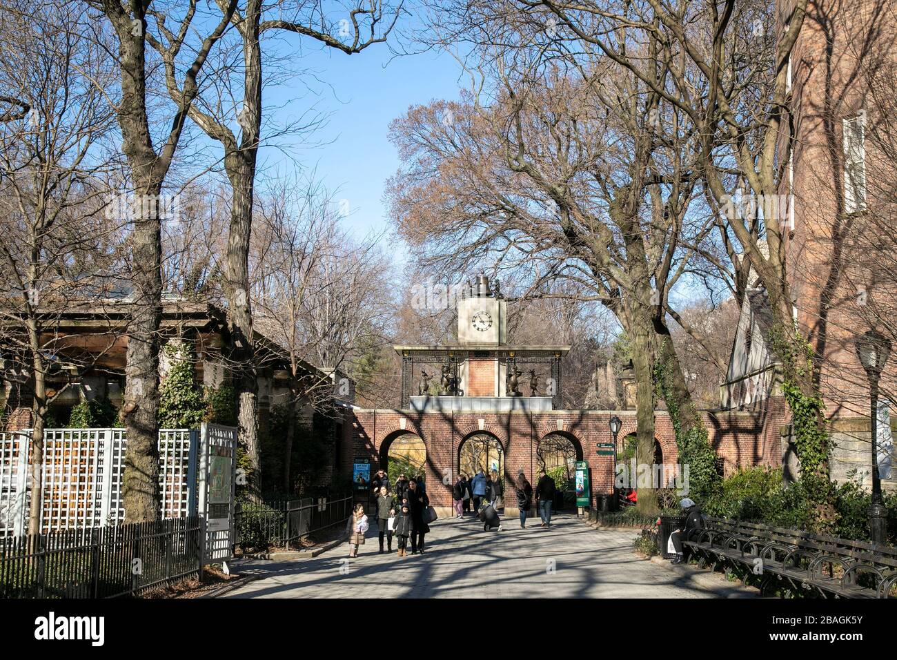 Central park zoo clock hires stock photography and images Alamy
