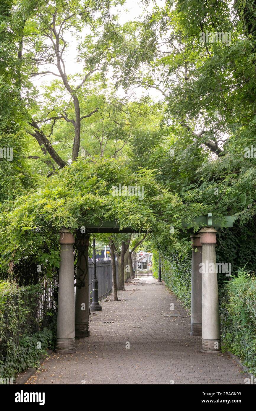 The hidden Peter Detmold Park in Manhattan's East side. Stock Photo
