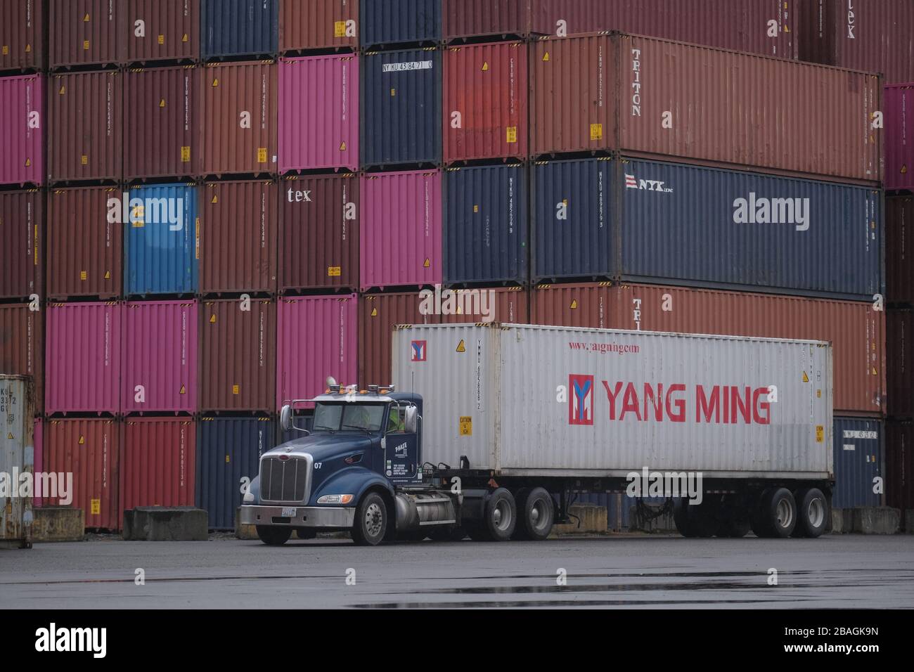 Yang ming shipping containers hires stock photography and images Alamy