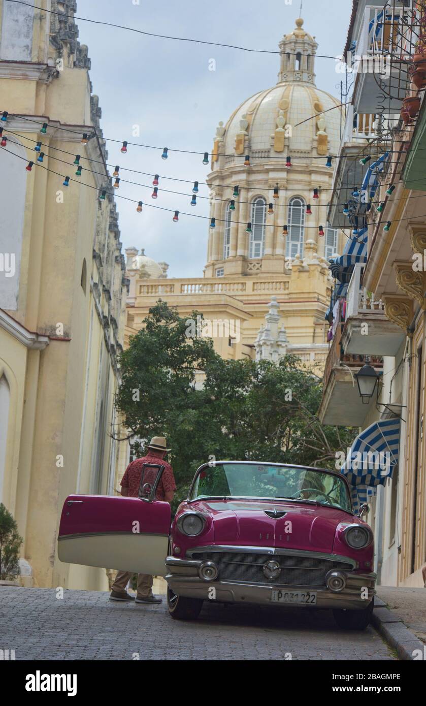 Havana Vieja, life set in the 1950s, Havana, Cuba Stock Photo Alamy