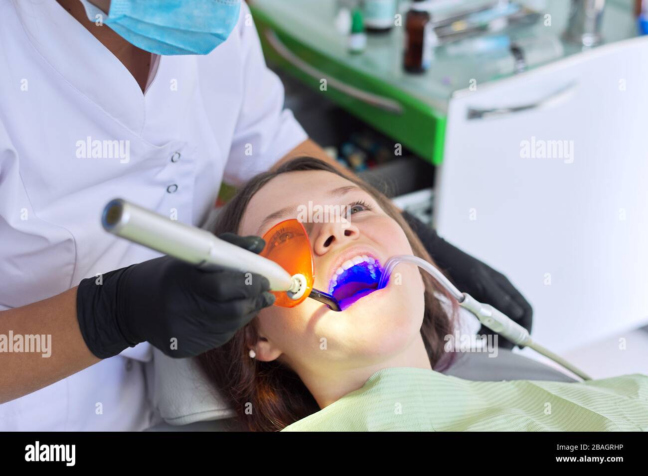 Dental Uv High Resolution Stock Photography and Images Alamy