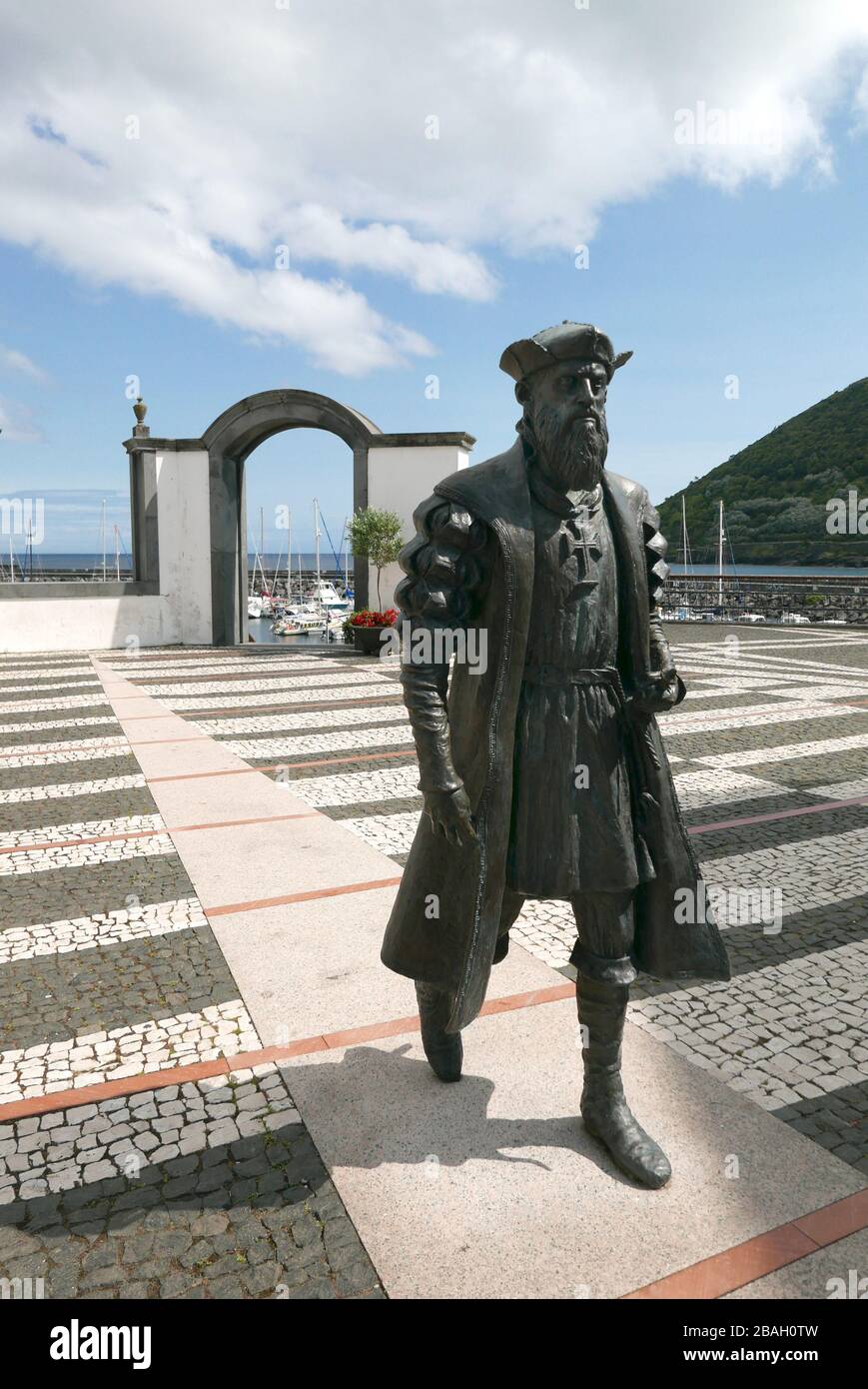 statue-of-vasco-da-gama-hi-res-stock-photography-and-images-alamy