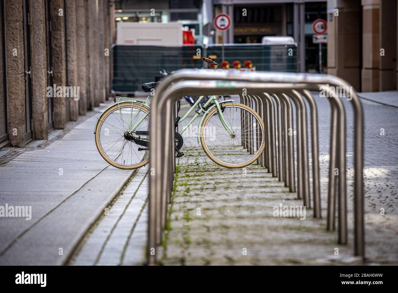 Empty racks hires stock photography and images Alamy