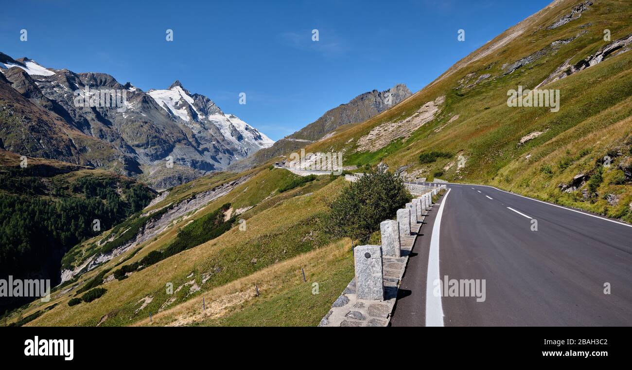 Scenic route to Kaiser-Franz-Josef-Hohe along the paved Grossglockner High Alpine Road in Austria Stock Photo