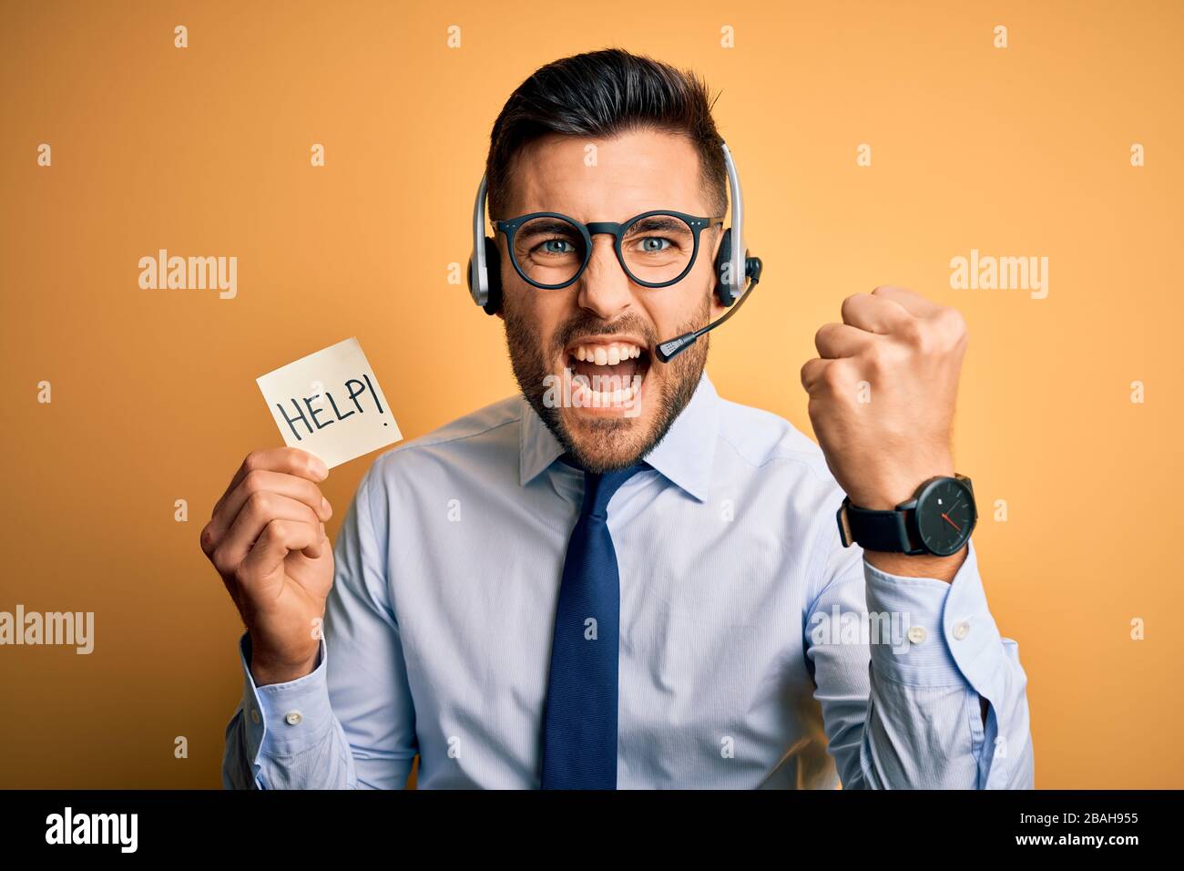 Shouting Customer Y scream hi-res stock photography and images - Alamy