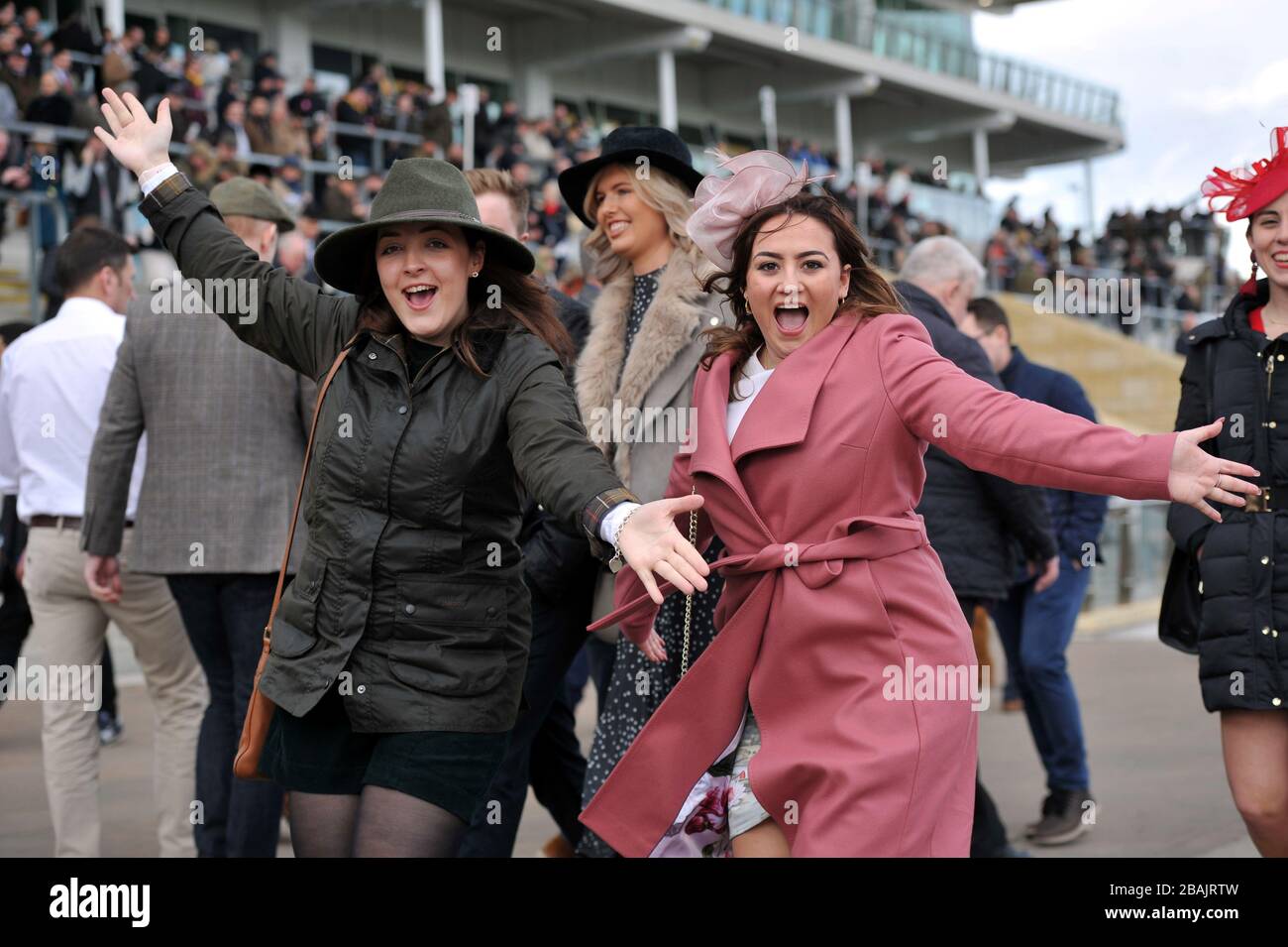 Smart ladies cheltenham festival hi-res stock photography and images ...