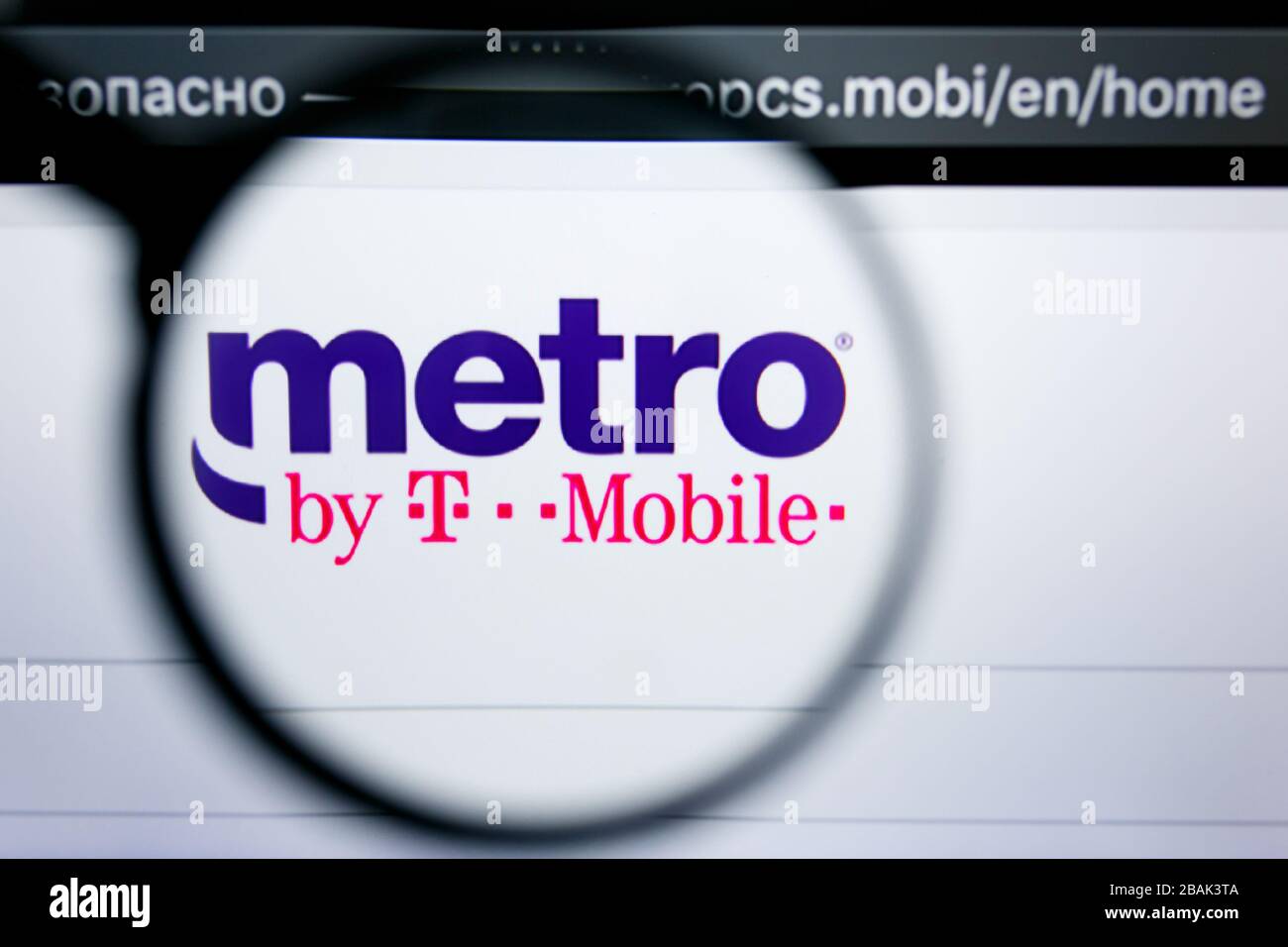 Metro by t mobile hi-res stock photography and images - Alamy