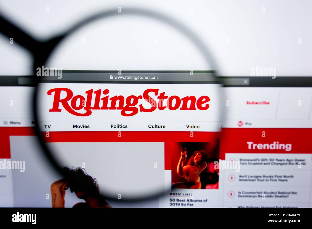 Los Angeles, California, USA - 25 June 2019: Illustrative Editorial of RollingStone website homepage. Rolling Stone logo visible on display screen. Stock Photo
