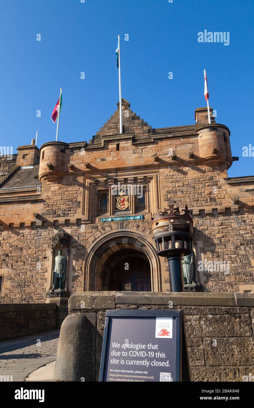 Edinburgh Castle from the Esplanade during the Coronavirus Pandemic Lockdown Stock Photo Alamy