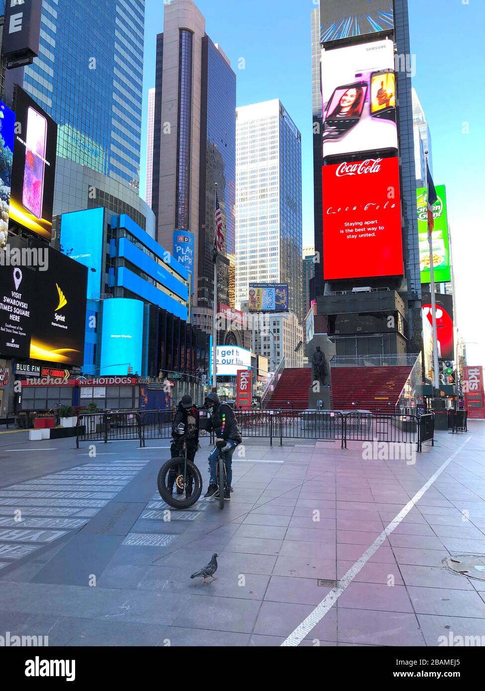 Download Times Square Billboard High Resolution Stock Photography And Images Alamy