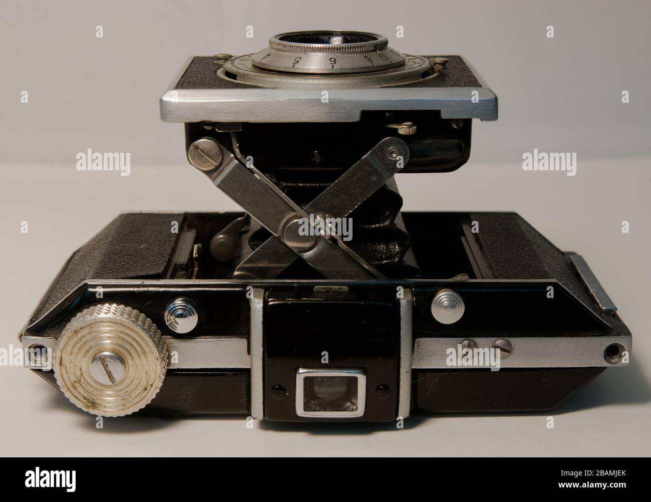 Vintage antique compact collapsible camera Stock Photo - Alamy