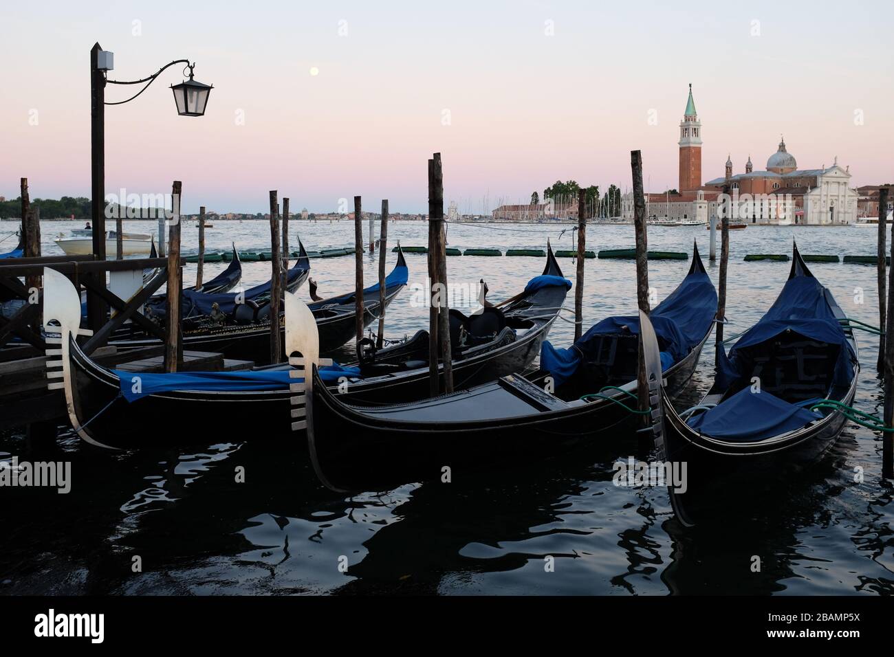 Gondola Docks High Resolution Stock Photography and Images - Alamy