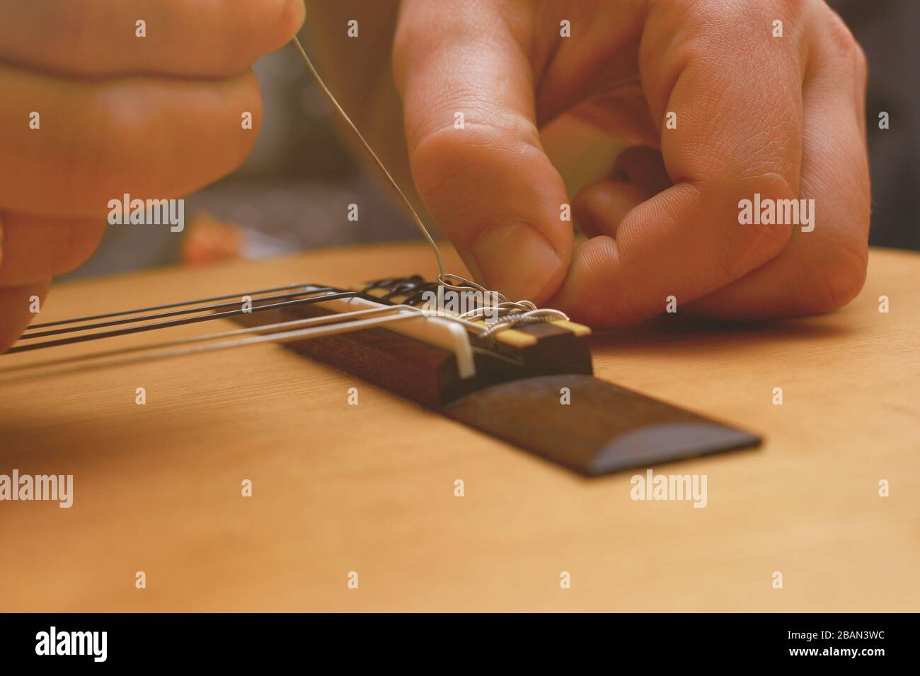 Broken string hires stock photography and images Alamy