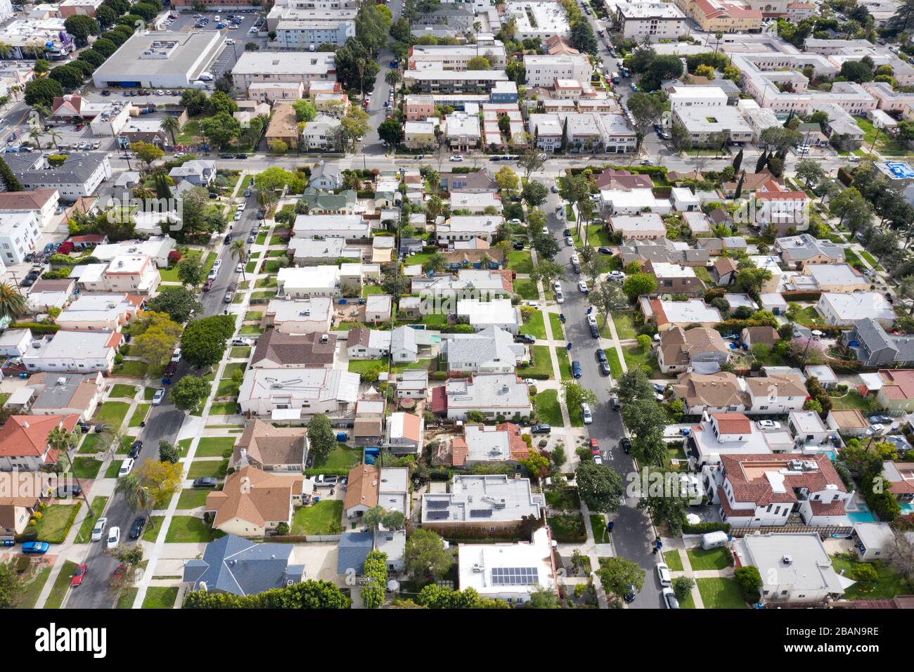 https://c8.alamy.com/comp/2BAN9RE/aerial-view-above-los-feliz-neighborhood-2BAN9RE.jpg