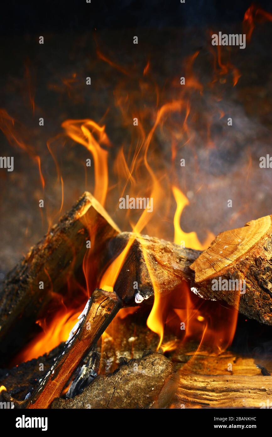House on fire in woods hi-res stock photography and images - Alamy
