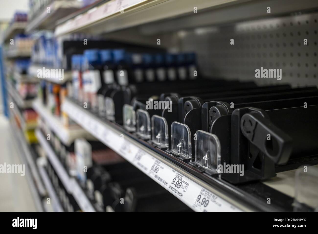 Cvs Shelves High Resolution Stock Photography and Images Alamy