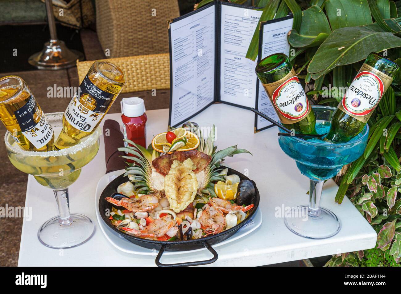 Miami Beach Florida,Ocean Drive,food display sale beer,drink drinks,restaurant restaurants food