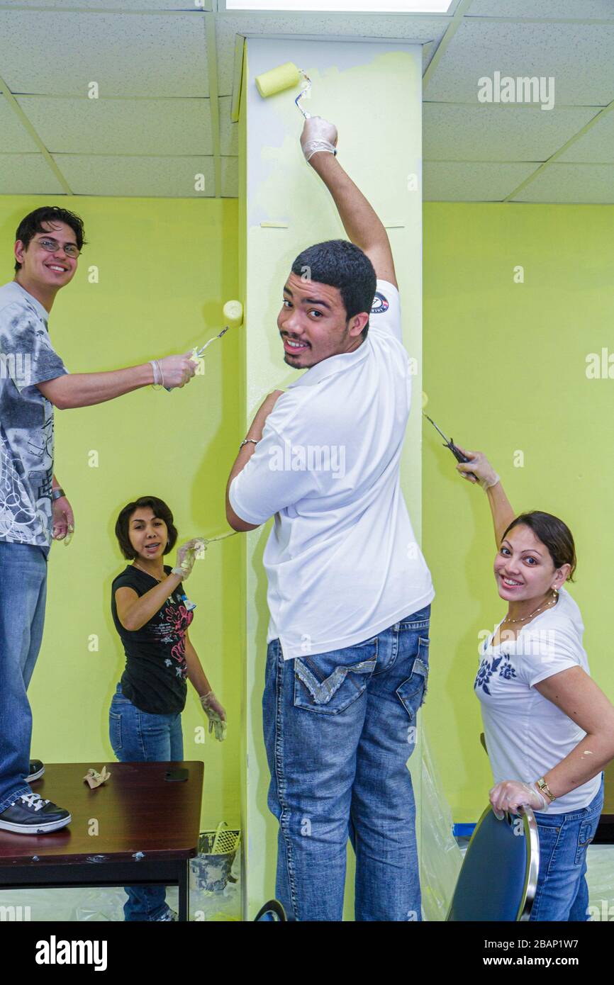 High school students group work hi-res stock photography and images - Alamy